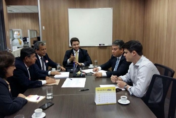 Aeroporto de Arapiraca fica mais próximo após reunião em Brasília