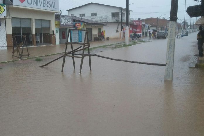 Bairros de São Miguel dos Campos sofreram com alagamentos