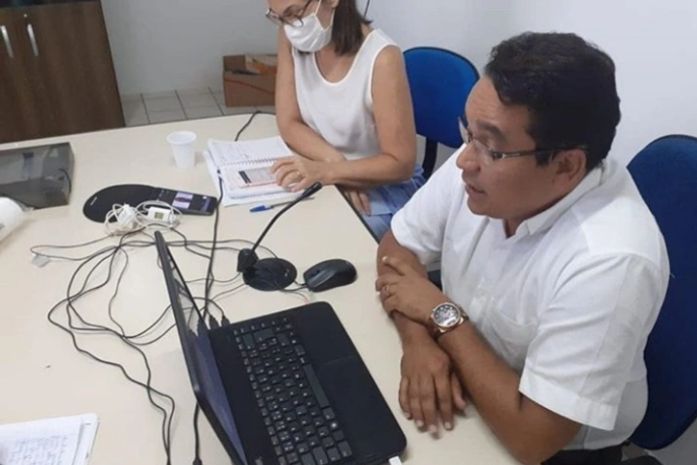 A secretária executiva do Cosems, Sylvana Medeiros, representa a entidade na Sala e acompanha diariamente as necessidades dos municípios