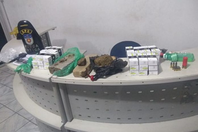 Material apreendido pela Força Tática do BPE