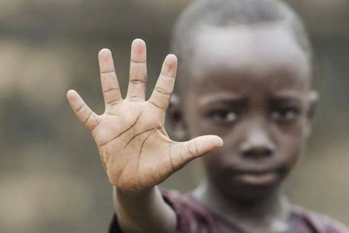 Foram mortos enquanto dormiam. Nenhum de bala perdida. A bala do racismo é certeira.