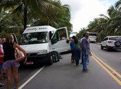 Motorista de van é atingido por tiro no peito