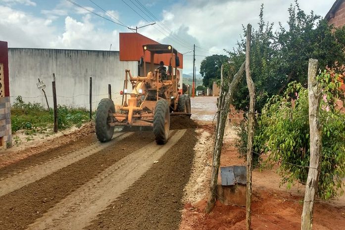 Prefeitura de Arapiraca intensifica manutenção de vias nas zonas urbana e rural
