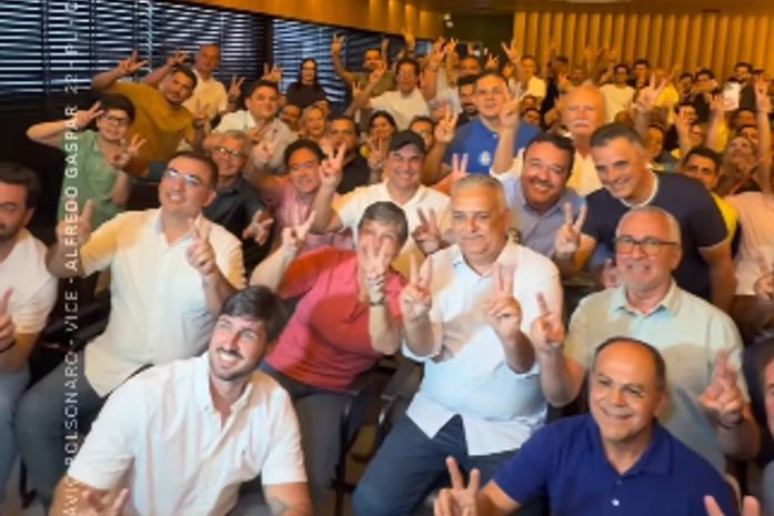 Alfredo Gaspar reúne representantes de 22 municípios de AL para ampliar apoio a Flávio Bolsonaro
