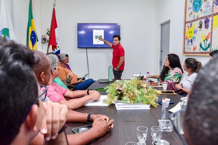 Prefeito Marcelo Beltrão se reúne com barraqueiros da Lagoa do Pau para apresentar propostas para a urbanização da orla