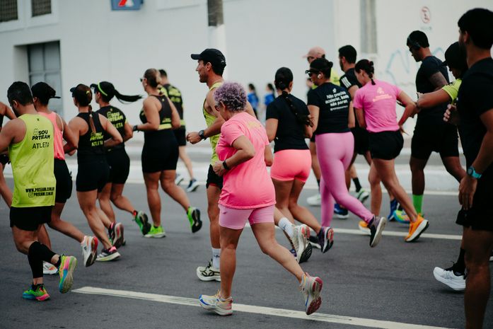 Corrida Carambola une esporte, cultura e diversidade na orla de Jaraguá