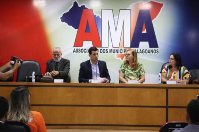 Municípios alagoanos se comprometem com eleição unificada dos conselheiros tutelares