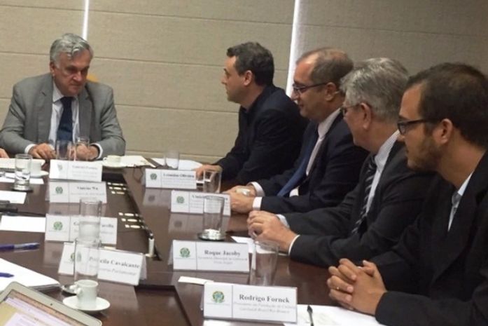 Ministro Juca Ferreira recebe diretoria do Fórum de Secretários