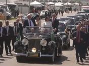 Lula chega, em carro aberto, para posse no Congresso Nacional