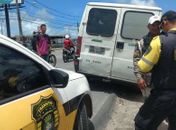 Veículos estavam estacionados em locais irregulares