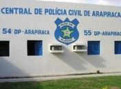 Três pessoas são presas após furtarem loja
