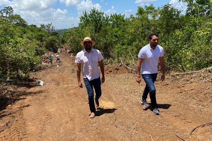 Prefeitura de Santana do Mundaú realiza abertura de novo acesso à zona rural