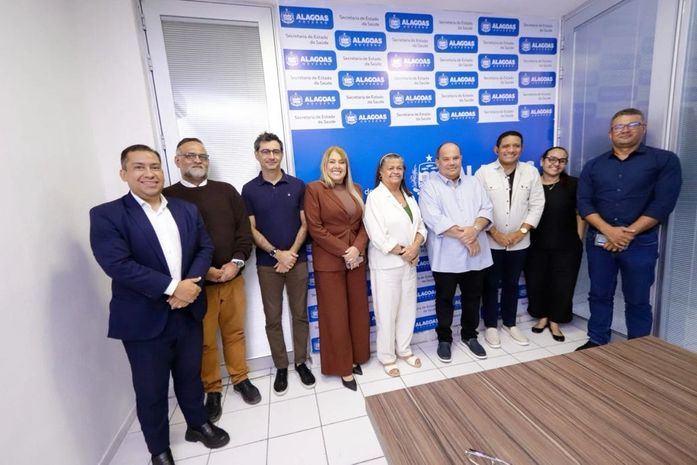 Prefeita se reúne com secretário de Estado da Saúde para tratar de avanços na área e abertura do novo Hospital de Palmeira dos Índios