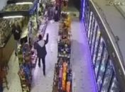 Cliente se irrita com preço de cerveja e tenta matar dono de loja em SC