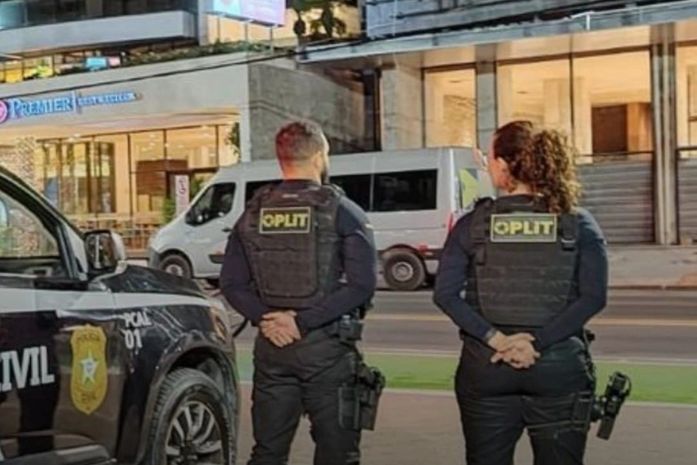 Motorista de aplicativo retém celular de passageira como garantia após falha no pagamento de viagem em Maceió