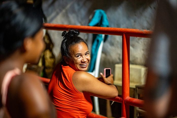 Iluminação em LED muda realidade de mulheres e crianças na Grota do Facão