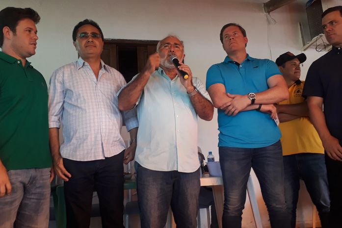 Padre Eraldo Cordeiro (PSD) disse que tem administrado o município calado e aguentando "pancadas