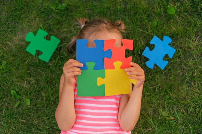 Autismo em Alagoas: Diagnóstico tardio e falta de estrutura no interior sobrecarregam famílias