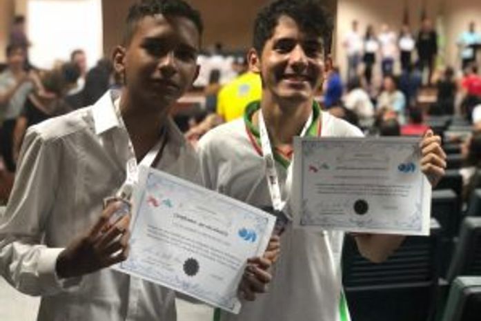 Estudantes deodorenses recebem medalhas de ouro e prata por destaque na Olimpíada Brasileira de Matemática