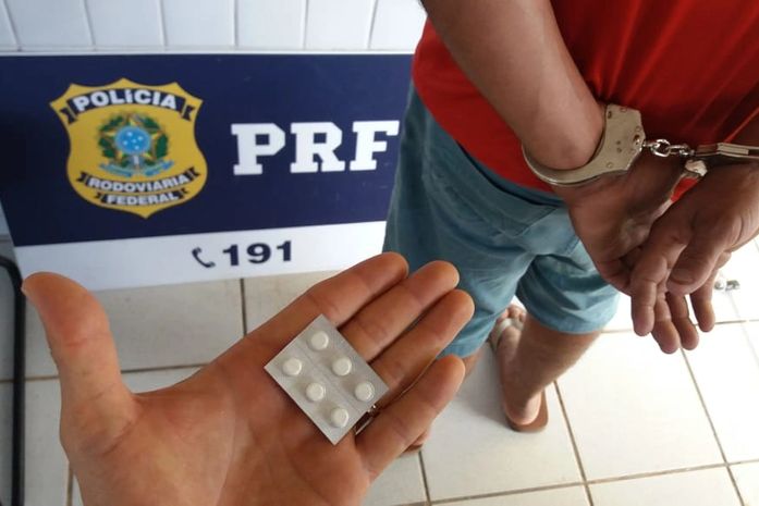 Após parar para pedir informações à PRF, motorista embriagado é preso