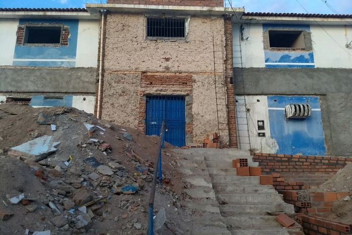 Governo atrasa obra da Casa de Custódia de Delmiro Gouveia e transfere PCs para povoado distante