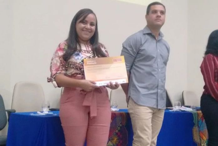 Professora da rede municipal de ensino de Delmiro Gouveia é homenageada em evento da OBMEP