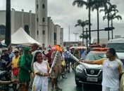 Chuva não tirou entusiasmo do povo na passagem da Tocha Olímpica em Arapiraca 