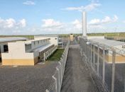 Operação prende monitor de ressocialização com drogas, dinheiro, celular e cartas para reeducandos no Presídio do Agreste