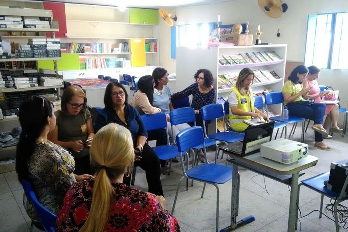 A boa iniciativa de Carlito Lima: o incentivo à leitura onde quer que passe