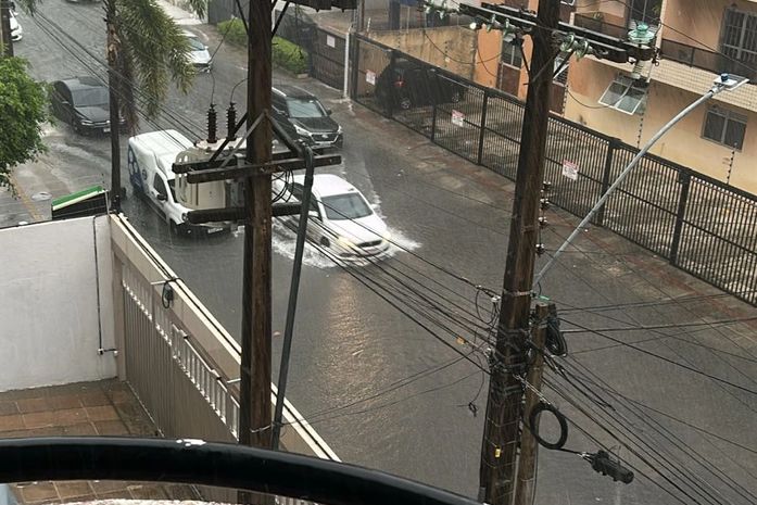 Inmet prevê chuvas por três dias em 55 cidades alagoanas; bairros de Maceió já registram alagamentos e deslizamento