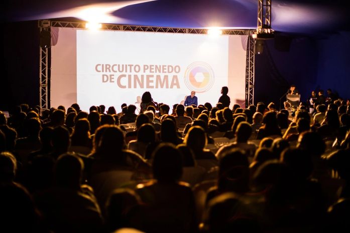 Filmes serão exibidos em estrutura montada na Praça 12 de Abril, Centro Histórico de Penedo.