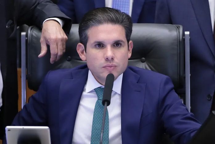 Câmara pauta urgência de PL da adultização nesta terça (19)