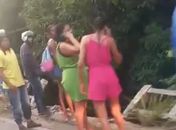 Motociclista morre após colidir com mureta e cair de ponte no bairro de Ipioca, em Maceió