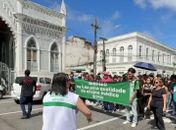 Estudantes e professores da Uncisal protestam em frente ao Palácio