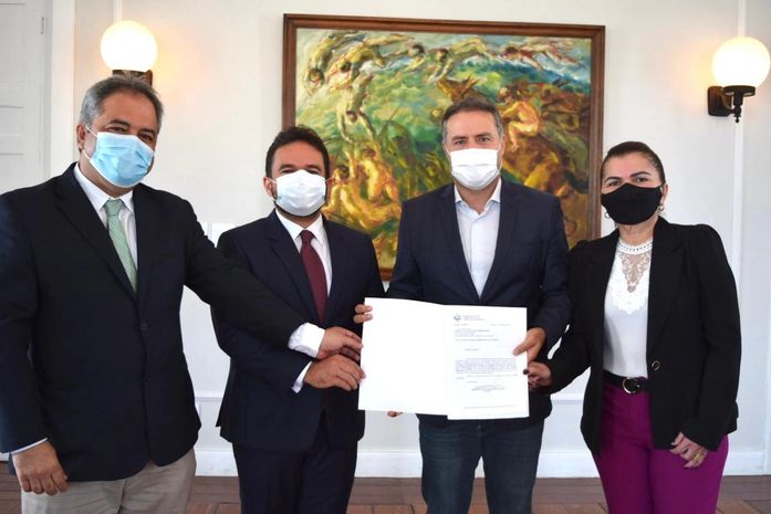 Parlamento agiliza aprovação e presidente Marcelo Victor entrega ao governador projeto sobre compra de vacinas