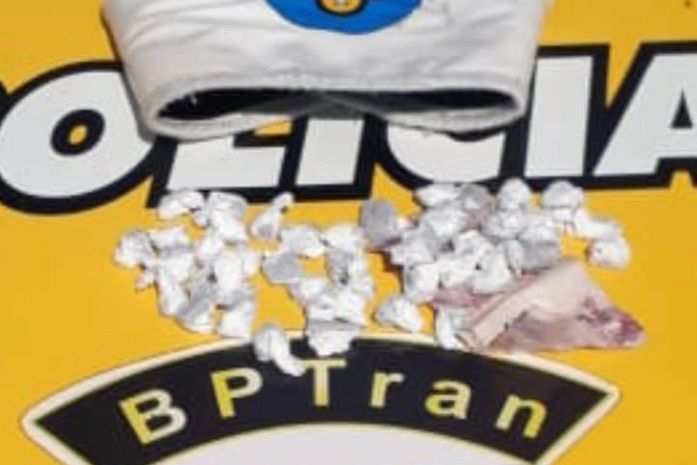 Jovem foi preso após ser flagrado com maconha em Maceió