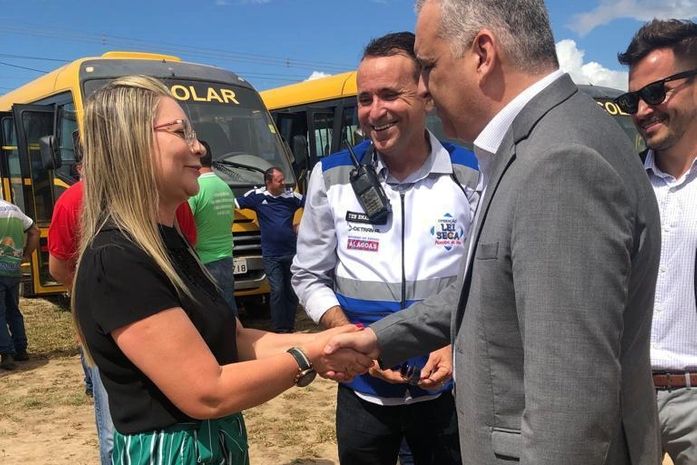 Ministério Público fiscaliza e faz elogios a frota de transporte escolar de Major Isidoro