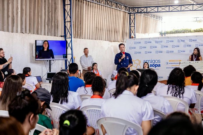 Cunha vira embaixador de projeto com mulheres vítimas de violência e vulnerabilidade social