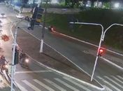 Sistema de videomonitoramento flagra atropelamento nas proximidades do Terminal do Feitosa; veja vídeo