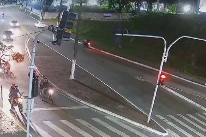 Sistema de videomonitoramento flagra atropelamento nas proximidades do Terminal do Feitosa; veja vídeo