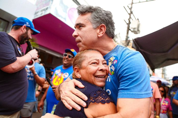 Rafael Brito critica ataques a programas sociais e destaca o impacto deles na economia