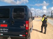 Durante operação, SMTT autua e remove veículos irregulares em Maceió