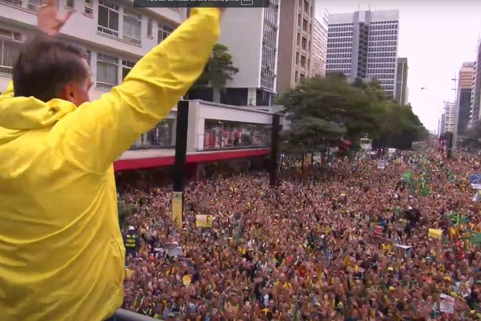 Bolsonaro esperneia, mas está perdido