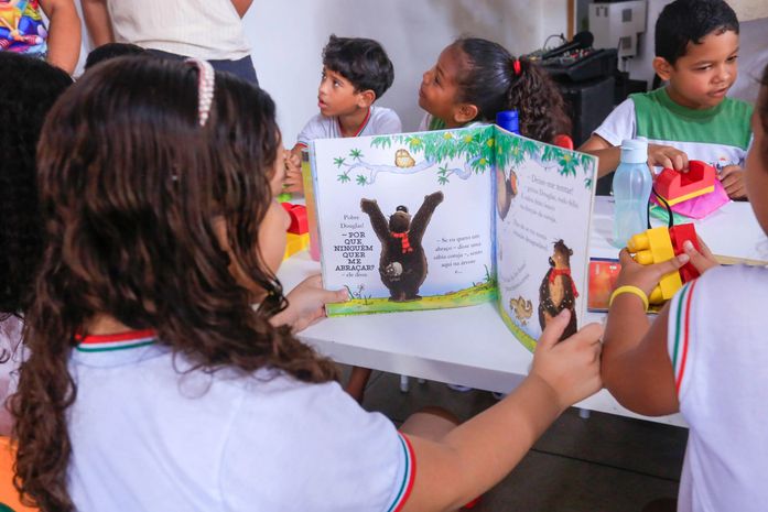 Cria participa da Bienal do Livro de Alagoas com atividades lúdicas e oficinas para crianças