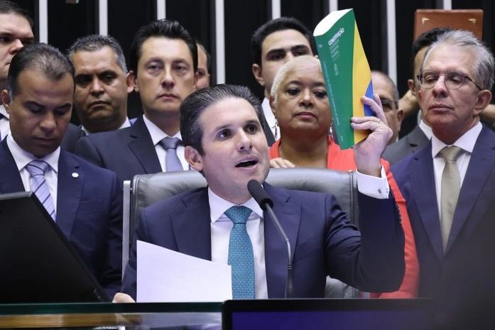 Com apoio de Arthur Lira, Bolsonaro e Lula, Hugo Motta é o novo presidente da Câmara dos Deputados