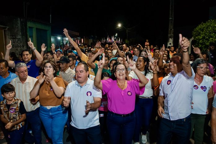 Edilza arrasta multidão na maior caminhada da história de Lagoa da Canoa