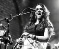Roda de Forró: Fernanda Guimarães se apresenta na Toca do Calango com show “Pés em Casa”