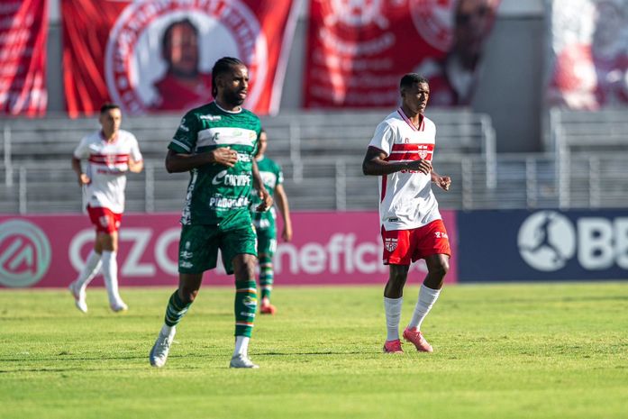 No Rei Pelé, CRB goleia o Coruripe e se garante nas semifinais do Alagoano