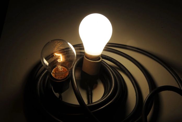 Contas de luz: bandeira tarifária continuará amarela em janeiro