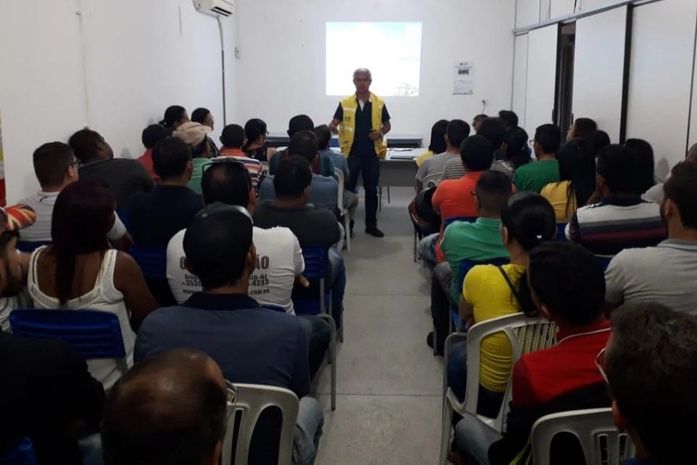 Prefeitura de Arapiraca capacita motoristas e cuidadores de transporte escolar com o Maio Amarelo